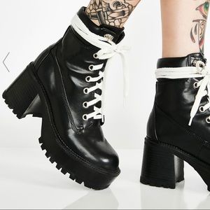 Current Mood Hike Boots